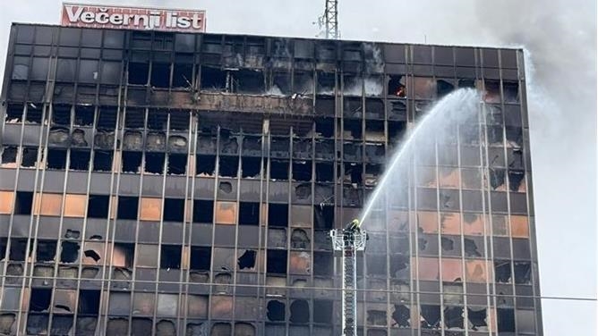 kroaci-arrestohet-nje-person-per-zjarrin-ne-ndertesen-vjesnik-ne-zagreb