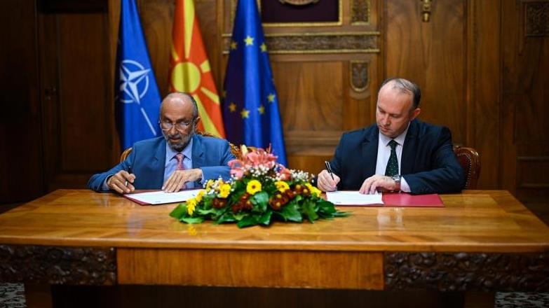 kryeparlamentari-gashi-nenshkruan-memorandum-bashkepunimi-me-parlamentin-nderkombetar-per-tolerance-dhe-paqe-iptp