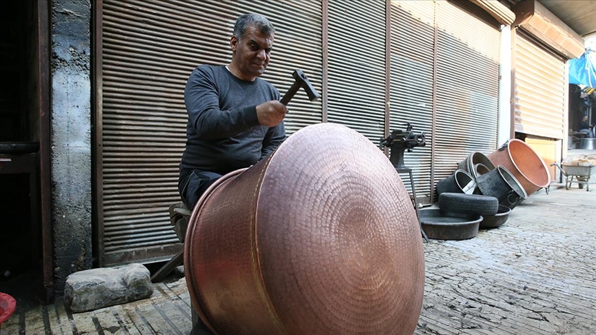 Bakırcılığın Kahramanmaraş'taki son temsilcileri mesleği yaşatmaya çalışıyor