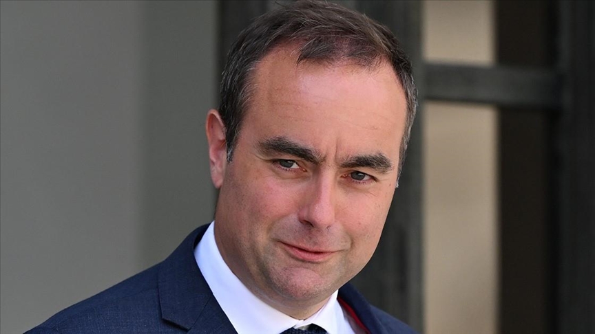 Face aux maires, Lecornu promet un grand décret de simplification et une prime pérenne pour les édiles