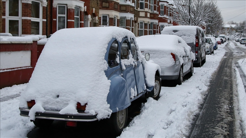 Schools shut, power cut as heavy snow sweeps across UK