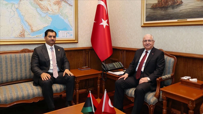 Turkish defense minister receives Libyan National Army deputy commander