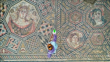 3rd-century mosaic floor with figurative motifs unearthed in northwestern Türkiye