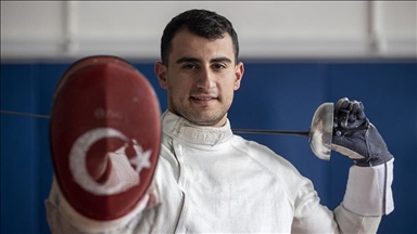 Milli para eskrimci Hakan Akkaya, Tayland'daki Dünya Kupası'nda bronz madalya aldı