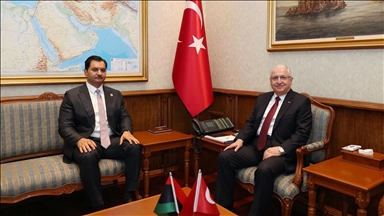 Turkish defense minister receives Libyan National Army deputy commander