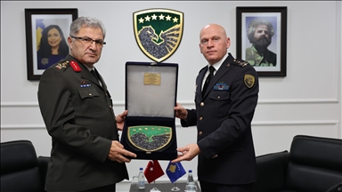 Komandanti i FSK-së pret në takim komandantin e Forcave Tokësore të Turqisë