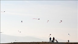 Tarihi Hasankeyf ilçesinde uçurtmalar hakları ihlal edilen çocuklar için uçuruldu