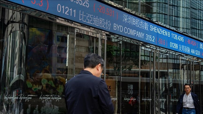 Global stocks slump as tech sell-off deepens, Fed rate-cut hopes fade