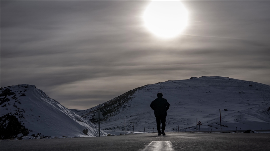 Erzurum, Ardahan ve Kars'ta sis ve soğuk hava etkili oldu