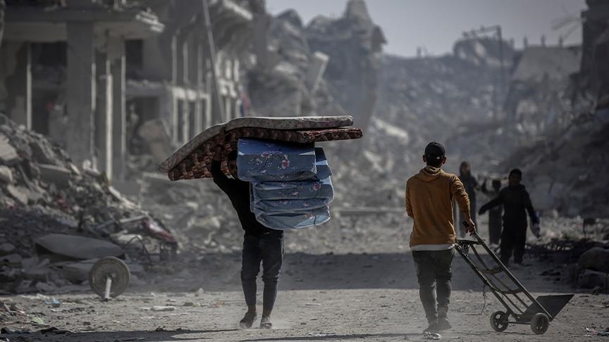 عائلات تنزح من التفاح والشجاعية مع توسّع إسرائيلي شرق غزة