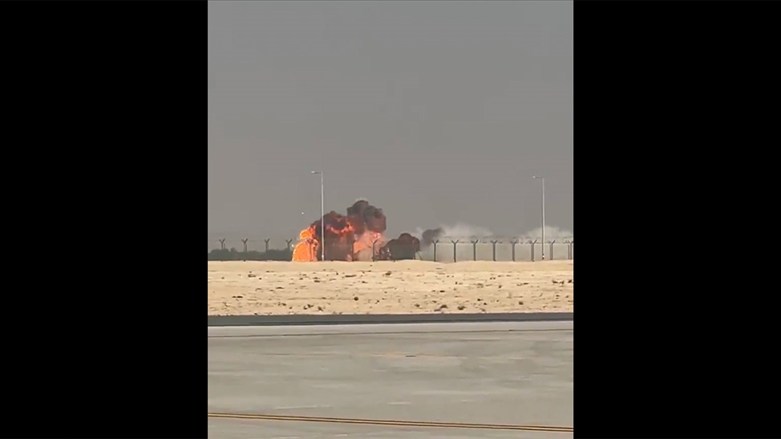 Hindistan'a ait savaş uçağı Dubai Airshow gösterisi sırasında düştü