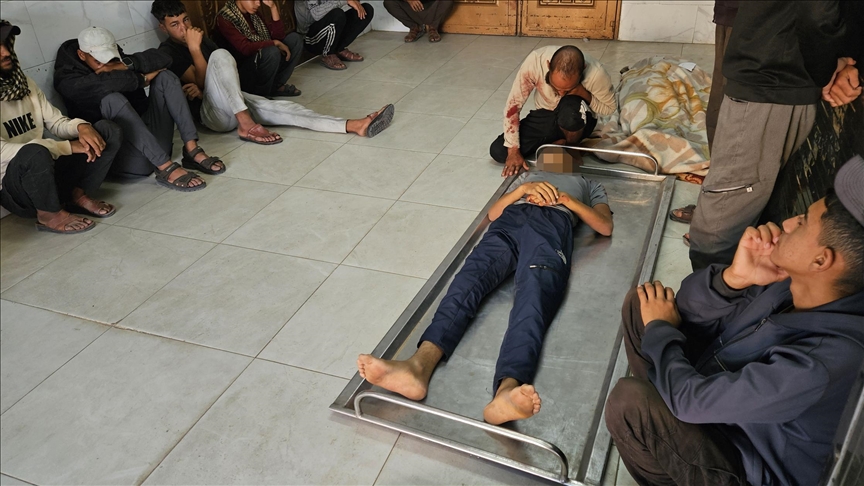 الجيش الإسرائيلي يقتل فلسطينيا وينسف مباني شرق قطاع غزة