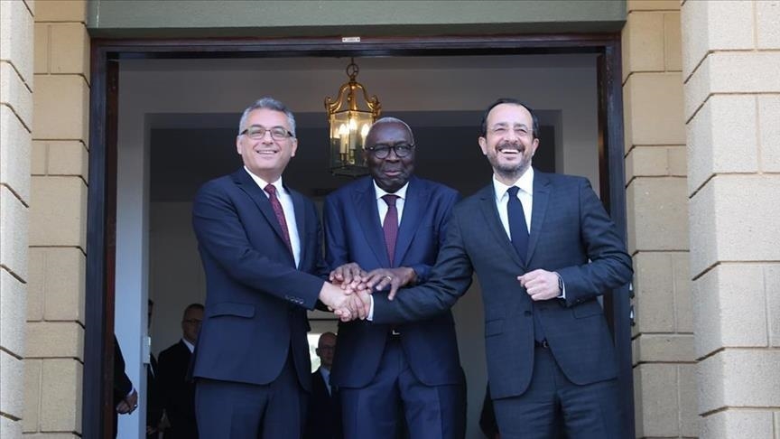  Претседателот на Турската Република Северен Кипар во тампон-зоната се сретна со лидерот на кипарските Грци