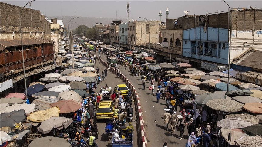 La France réduit son dispositif diplomatique et consulaire au Mali 