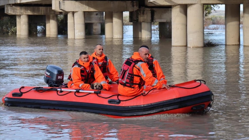 Moti i keq në Shqipëri, evakuohen disa familje
