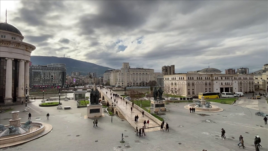 Ura e Gurit në Shkup, një strukturë e trashëgimisë osmane që lidh qendrën moderne të qytetit me Çarshinë e Vjetër