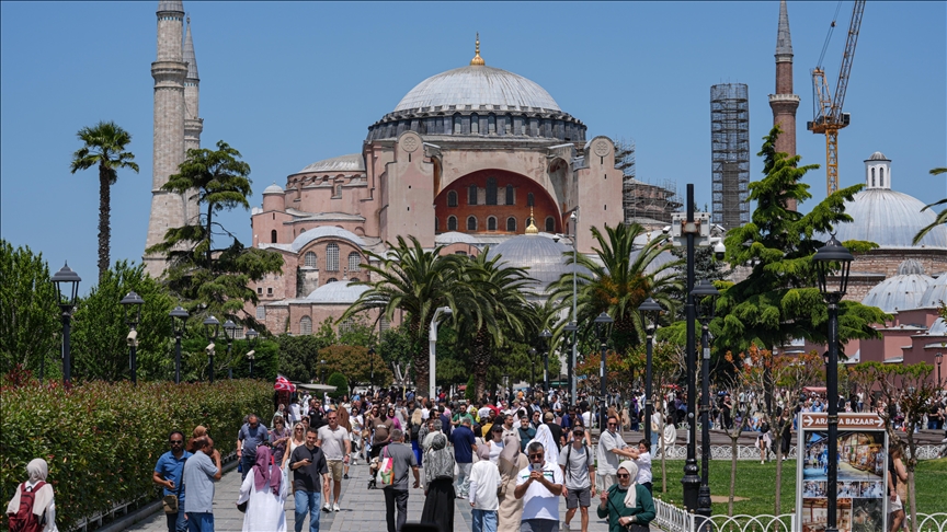 Türkiye attracts 47.25M foreign tourists in January-October