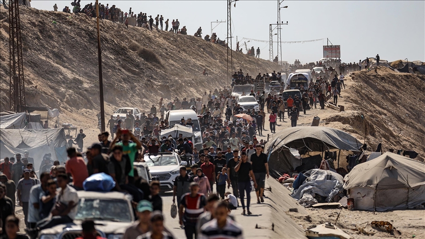 Dozens of Palestinian families flee Israeli incursion in eastern Gaza City