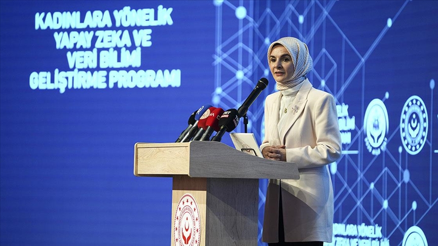 Bakan Göktaş: Kadınlar yapay zeka alanlarına dahil oldukça teknoloji, daha adil ve daha insana dokunan bir hal alacak