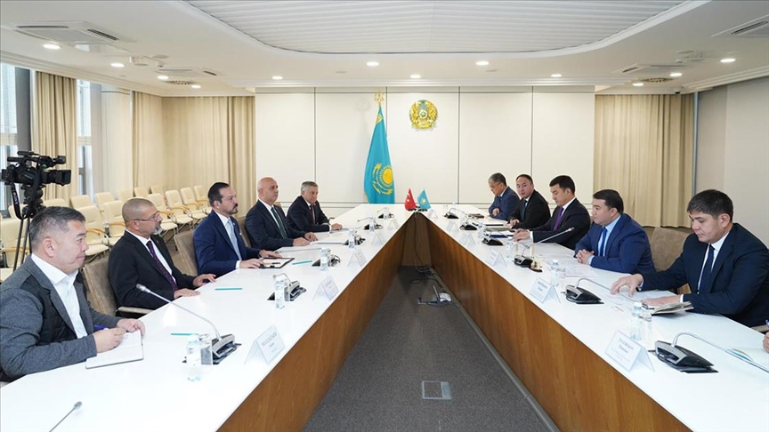 AK Parti Genel Başkan Yardımcısı Zorlu, Kazakistan\'ın Türkistan bölgesinde temaslarda bulundu