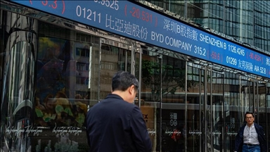 Global stocks slump as tech sell-off deepens, Fed rate-cut hopes fade