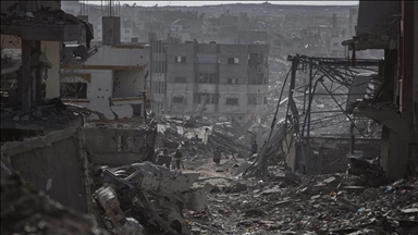 بحفار واحد.. بدء عملية انتشال جثامين ضحايا الإبادة بغزة