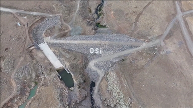 Ağrı'daki Taşlıçay Derecek Barajı'nda su tutulmaya başlandı