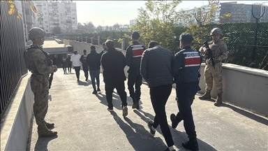 Mersin merkezli operasyonda gözaltına alınan 4'ü hakem 32 şüpheli tutuklandı 