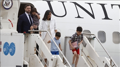 JD Vance criticado por esperar que, algún día, su mujer se convierta del hinduismo al cristianismo