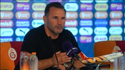 Galatasaray Teknik Direktörü Buruk: Avrupa'da yeniden bir kupa kazanmayı hayal etmemiz gerekiyor