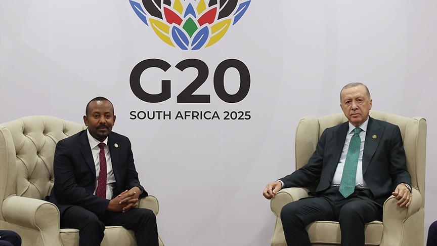 جوهانسبورغ.. الرئيس أردوغان يلتقي رئيس وزراء إثيوبيا آبي أحمد