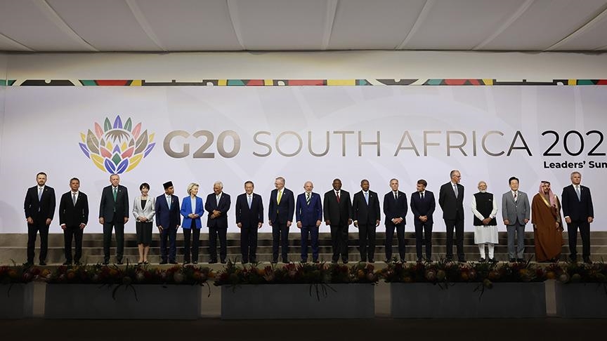 الرئيس أردوغان يشارك في التقاط الصورة الجماعية لقادة مجموعة العشرين