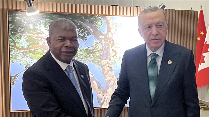 الرئيس أردوغان يلتقي نظيره الأنغولي على هامش قمة العشرين