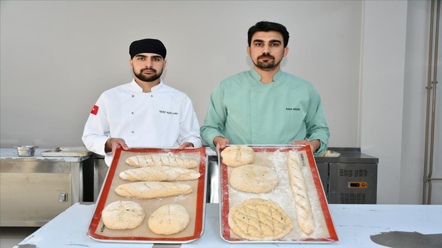 Akademîsyenan tarîfeyeke 3 hezar salî ya nanê cehî yê hingivînî cî bi cî kir