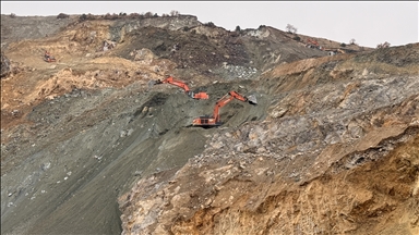 Sivas'ta maden ocağında göçük altında kalan şantiye müdürünü arama çalışmaları sürüyor