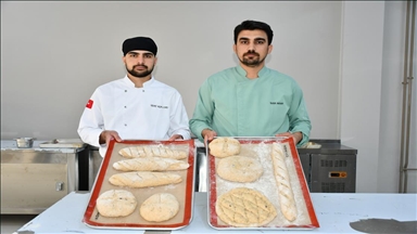 Akademîsyenan tarîfeyeke 3 hezar salî ya nanê cehî yê hingivînî cî bi cî kir