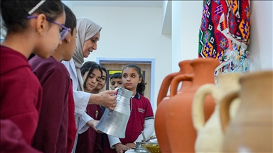 Diyarbakır'da öğrenciler Maarif Modeli ile oluşturulan sınıfta geçmişe yolculuk yapıyor