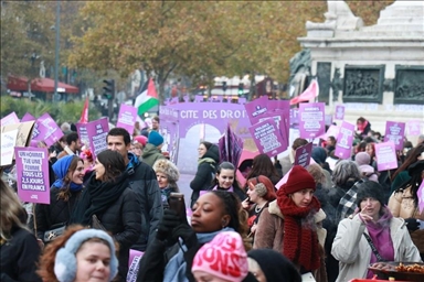 Marche contre les violences sexistes : forte mobilisation à Paris avant le 25 novembre