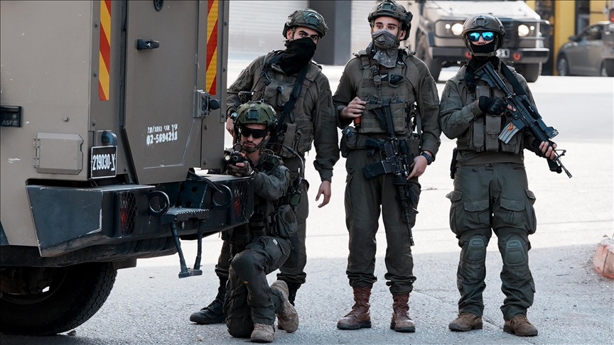 Child among 11 Palestinians detained in Israeli military raids in West Bank