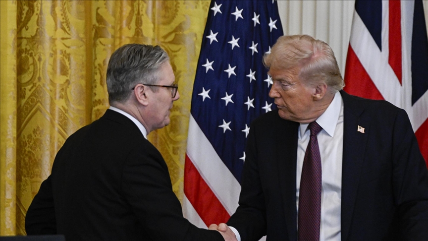 ستارمر وترامب يبحثان محادثات جنيف بشأن "خطة السلام" في أوكرانيا