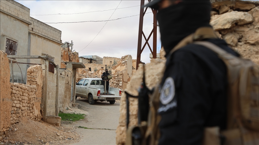 سوريا.. حظر تجوال بمدينة حمص بعد مقتل شخصين وتحذيرات من فتنة