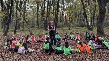 Doğa sevdasını öğrencilerinde çevre bilincine dönüştürüyor
