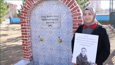 Kanserden ölen Aslı öğretmenin öğrencileri ve meslektaşlarından "vefa" örneği 