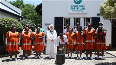 جوهانسبورغ.. أمينة أردوغان تزور معهد "يونس أمره" الثقافي التركي