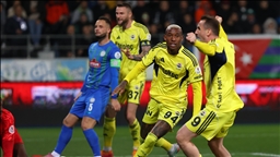 Fenerbahçe konuk olduğu Çaykur Rizespor'u beş golle yendi