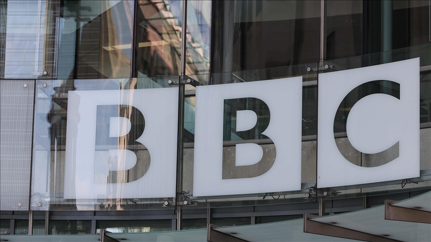 Des responsables de la BBC interrogés par des députés après la fuite d’une note accusant la chaîne de partialité