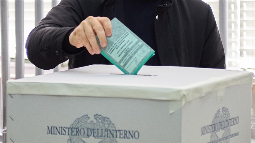 İtalya\'daki bölgesel seçimlerde sağ iktidar ve sol muhalefet ellerindeki bölgeleri tuttu