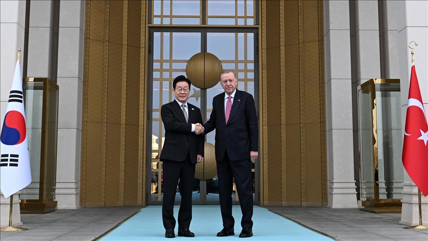 Presidenti Erdogan priti Presidentin e Koresë së Jugut Lee me një ceremoni zyrtare