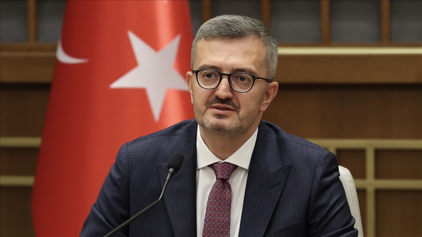 Cumhurbaşkanlığı İletişim Başkanı Duran: Her başarıda, bugün minnetle yad ettiğimiz bir öğretmenin izi vardır