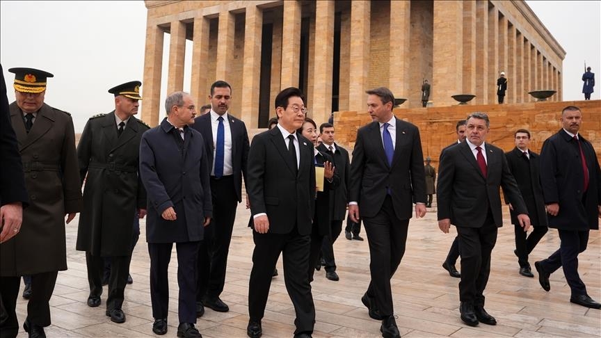Президент Южной Кореи посетил мавзолей Ататюрка